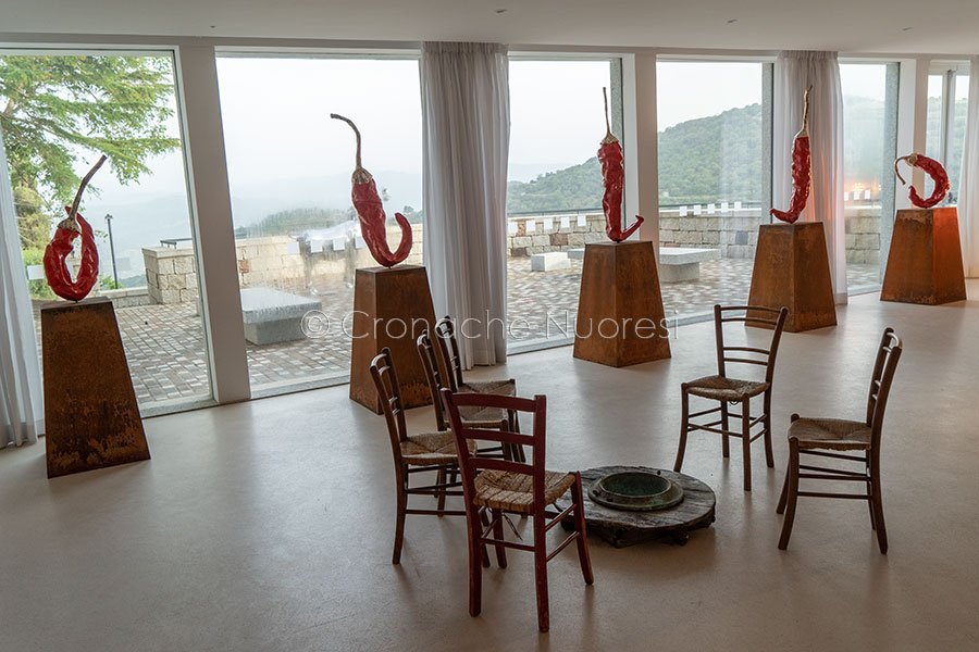 Nuoro. ISRE, inaugurazione della mostra di Giuseppe Carta (© foto S.Novellu) 