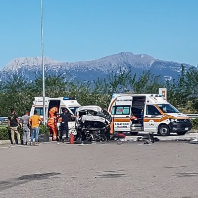 Una delle auto coinvolte nell'incidente