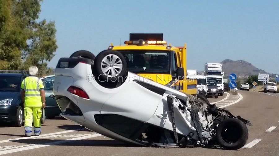 Drammatico scontro tra auto sulla 131: diversi feriti
