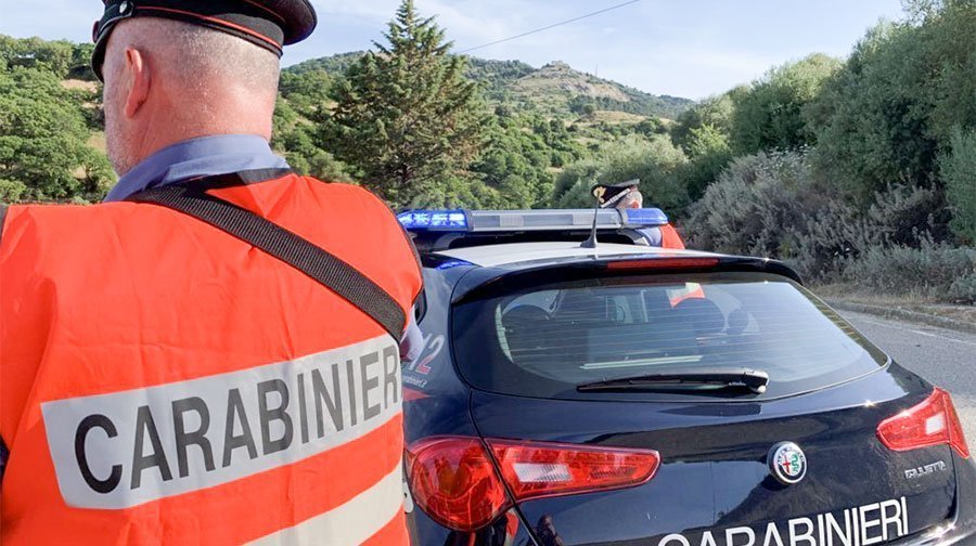 Fermato a un posto di blocco e risultato positivo alla marijuana: 30enne denunciato