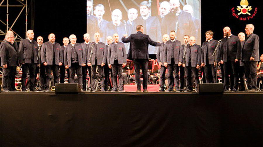 Grande successo del coro dei Vigili del Fuoco di Nuoro a Olbia
