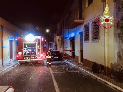 I Vigili del fuoco davanti alla sede del Partito democratico