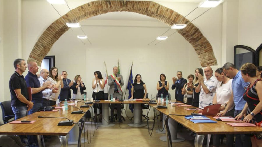 Inferno di fuoco in Sardegna: Tortolì dichiara lo stato di calamità naturale