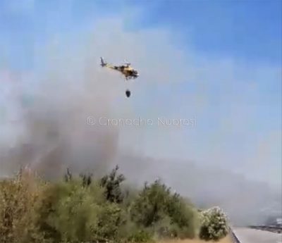 L'antincendio doma le fiamme nei pressi di Siniscola