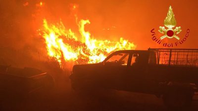 L'incendio alle pendici del Monte Pizzinnu