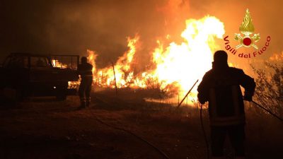 L'incendio alle pendici del Monte Pizzinnu
