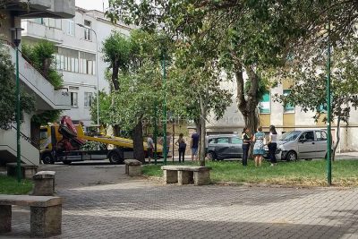 Nuoro, la scena dell'incidente in via Toscana (© foto Cronache Nuoresi)