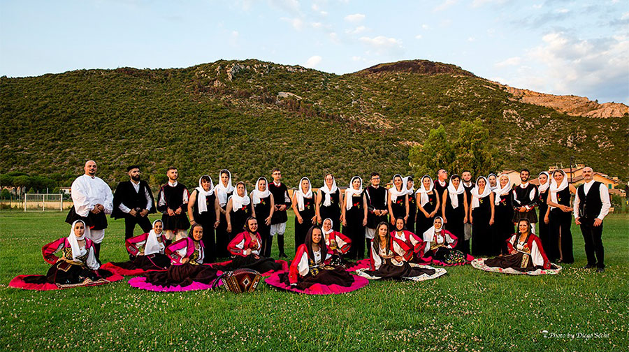 Successo per Sos Canarjos di Bobore Nuvoli e il Coro femminile Bendas nella trasferta pisana