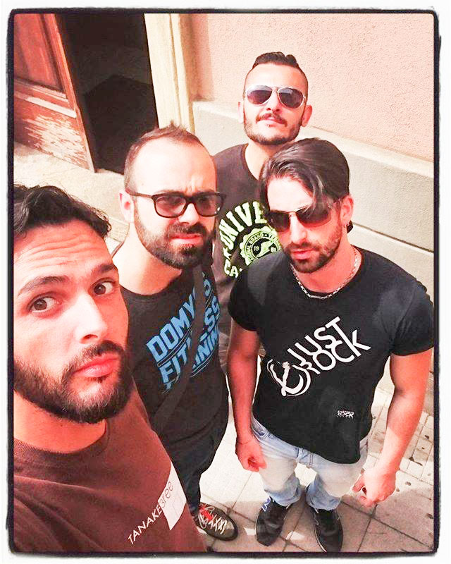 La rock band nuorese ‘Awake for Days’ vola in tour negli Usa