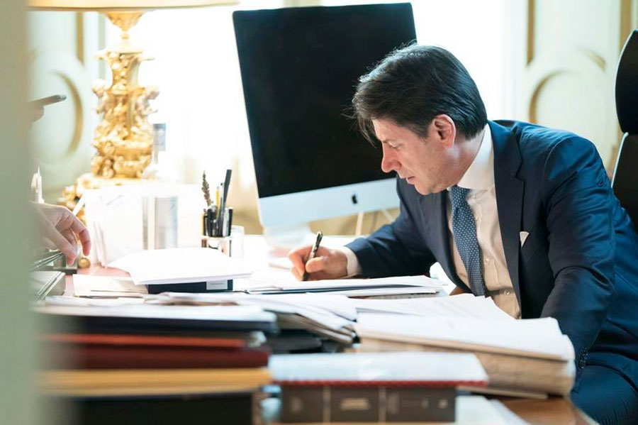 Governo. Mozione di sfiducia a Conte. Salvini agli italiani: datemi pieni poteri