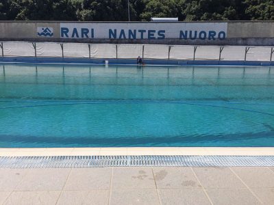 La piscina di Farcana sull'Ortobene