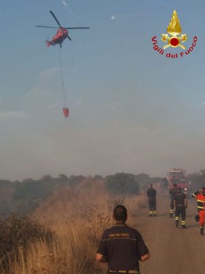 L'intervento dei Vigili del fuoco nelle campagne dei Dualchi
