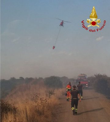 L'intervento dei Vigili del fuoco nelle campagne dei Dualchi