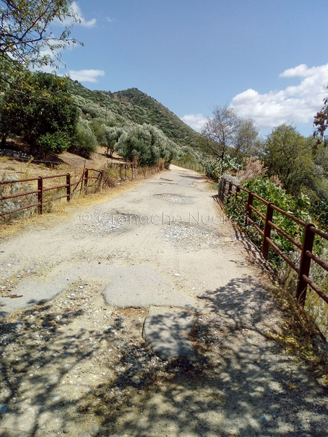 Soddu promette: “a breve Su Grumene sarà asfaltata”. Dopo due mesi ancora nulla di fatto