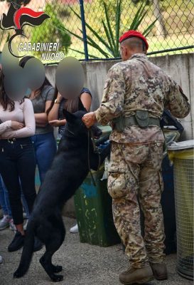 Controlli antidroga a scuola