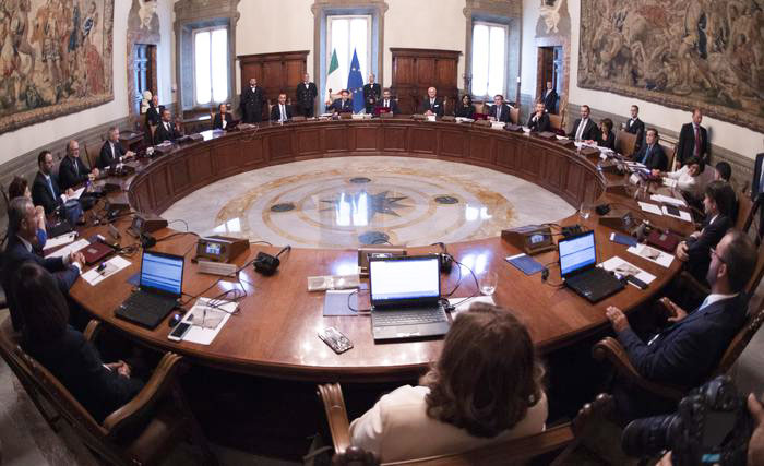 Manovra fiscale: IVA congelata e super bonus della Befana