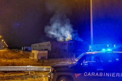 Bolotana, il pastificio in fiamme