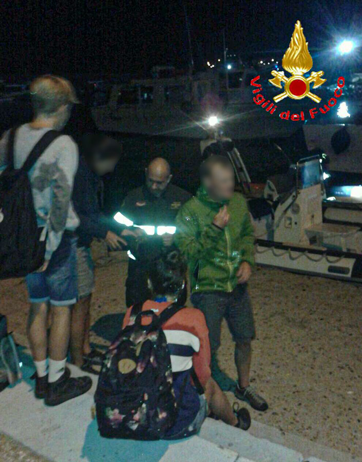 Escursionisti persi di rientro da Cala Luna salvati dai Vigili del fuoco