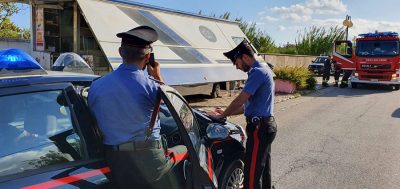 I Carabinieri durante i controlli