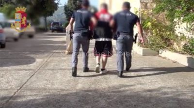 Le immagini dell'arresto del-giovane di Siniscola