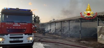L'incendio nell'ecocentro di San Teodoro