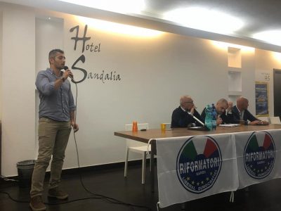 Un momento del congresso dei Riformatori a Nuoro