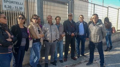 Presidio davanti ai cancelli della Motorizzazione