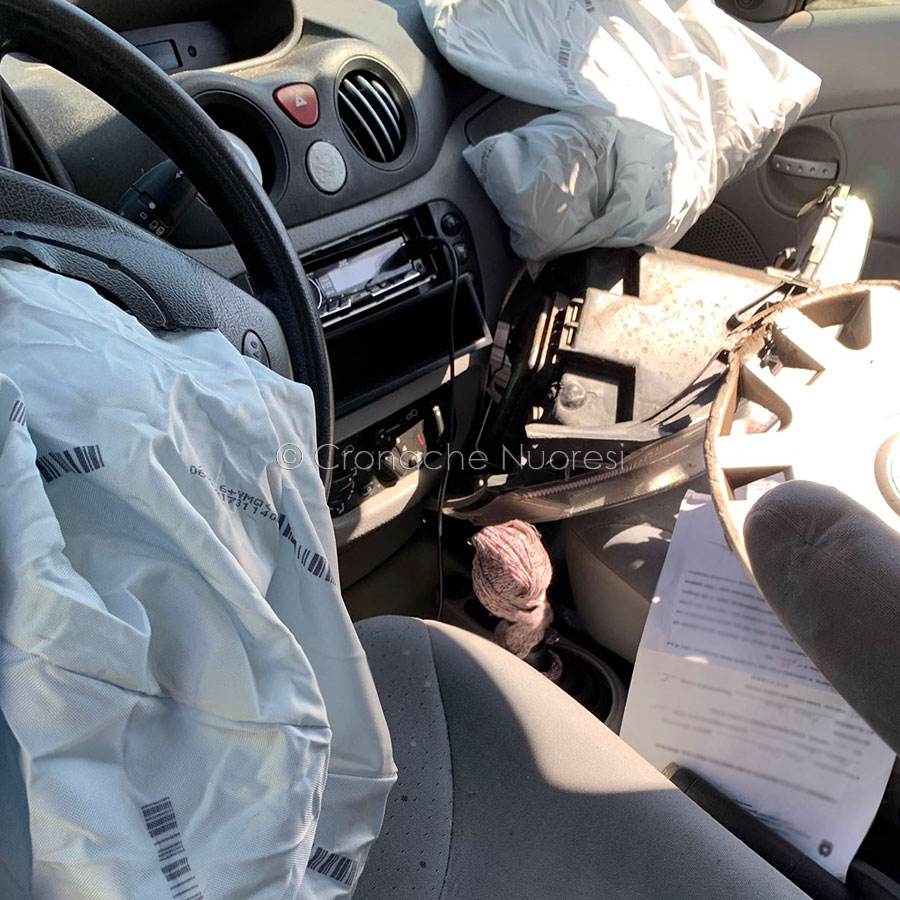 Perde il controllo dell’auto sulla 131DCN: grave una donna, illesa la figlia 16enne