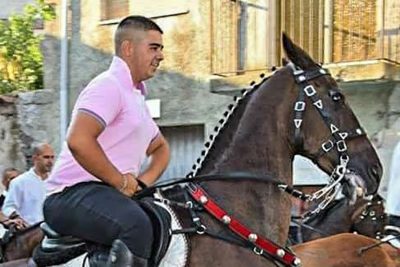 Un'immagine di Michele Spada a cavallo