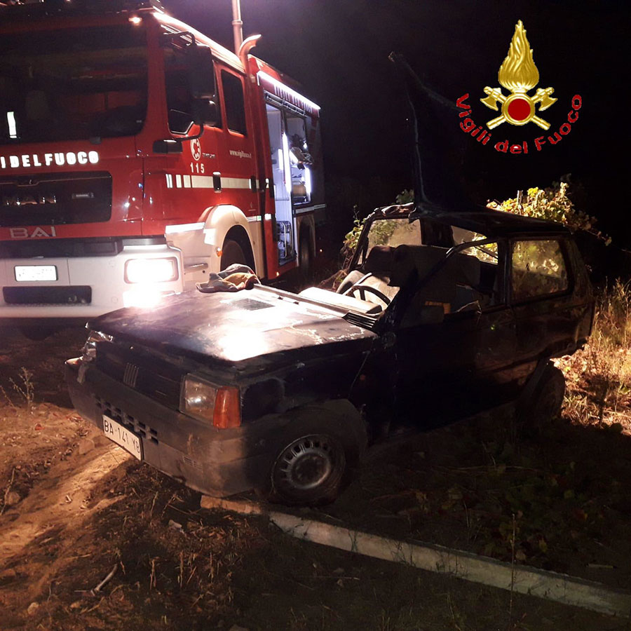 Pensionato perde il controllo dell’auto e vola in una vigna ribaltandosi: ricoverato in codice rosso