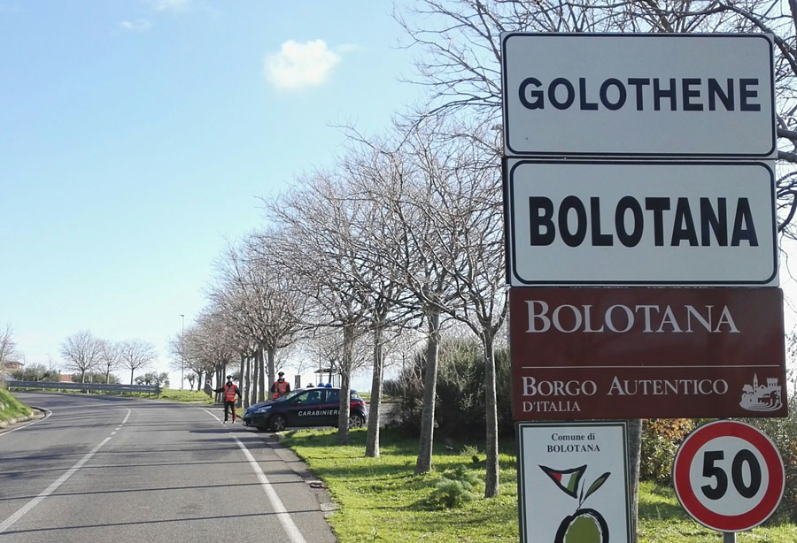 Dopo l’attentato incendiario, scritte minatorie contro la Forestale di Bolotana