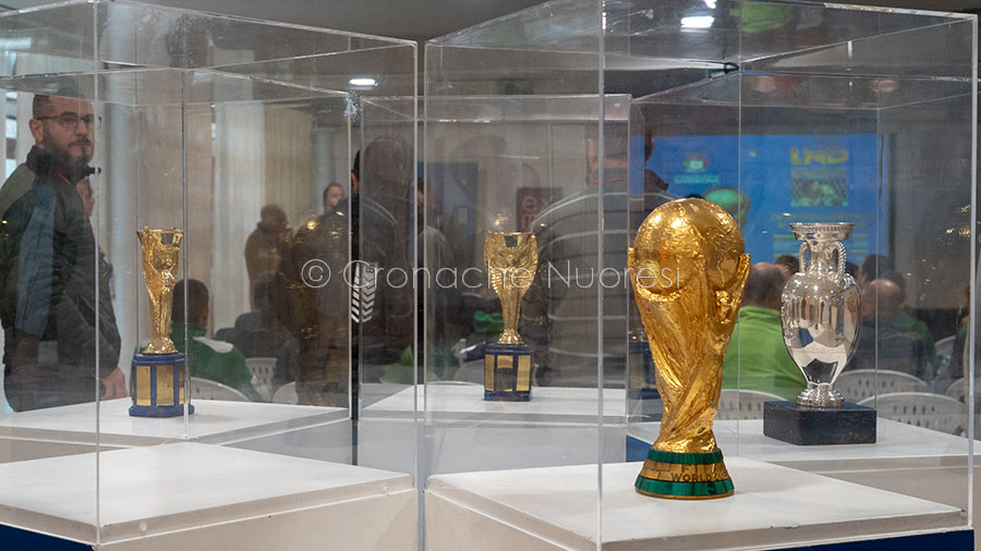 Il Fifa World Cup a Nuoro: le Coppe del mondo esposte all’ExMè fino alle 13,00 di oggi