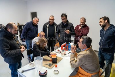 Il laboratorio di sviluppo pellicola tenuto da Gerardo Bonomo (foto S.Novellu)