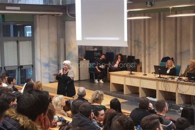 Il rettore Maria del Zompo durante il seminario