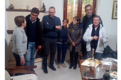 Il sindaco Soddu con la famiglia Frau di Desulo