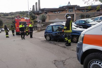Le due auto dopo lo schianto in via Biasi