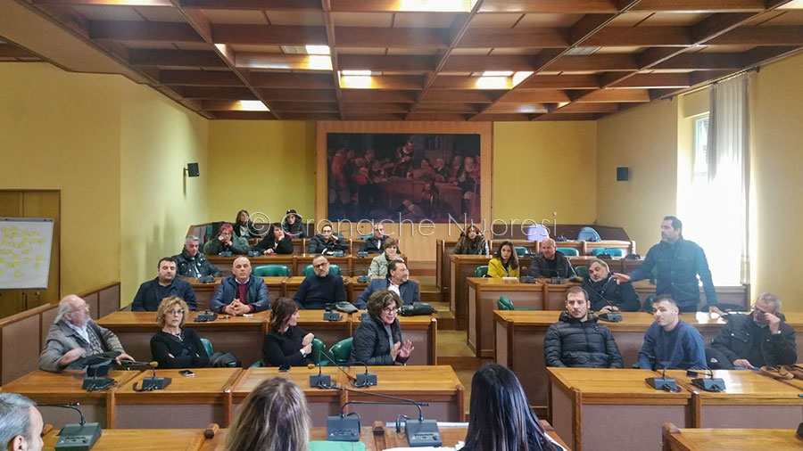 Nuoro. Commercianti sul piede di guerra contro la chiusura al traffico del Corso per le Feste