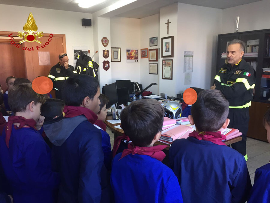 “Kids Take Over”: scolari della scuola primaria “Biscollai” a lezione dai Vigili del fuoco