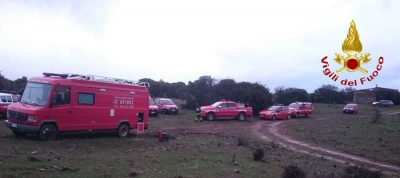 Vigili del fuoco impegnati nelle ricerche dell'anziano