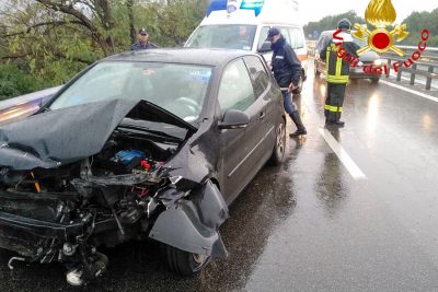 Vigili del Fuoco e Polizia stradale sul luogo dell'incidente
