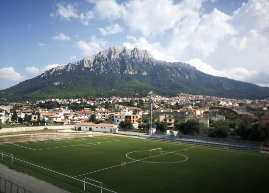 Oliena per un giorno capitale dello sport: al via la terza edizione “Leggere lo Sport”, tra gli ospiti d’eccezione Gianfranco Zola