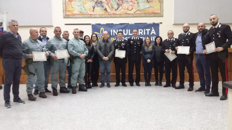 Orosei.  Attestato di benemerenza ai Carabinieri e ai Forestali per la cattura del caimano Jack