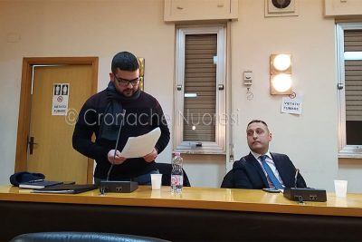 Un momento del Consiglio Comunale a Macomer (f. P.G.Vacca)