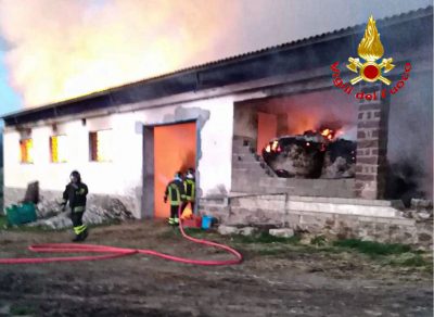 Il pagliaio in fiamme a Oniferi