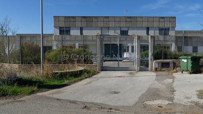Macomer, i locali che ospitano il CPR (foto Cronache Nuoresi)