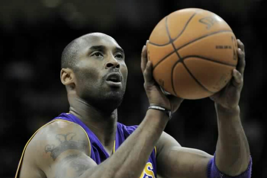 Basket in lutto. È morto in un incidente con l’elicottero Kobe Bryant