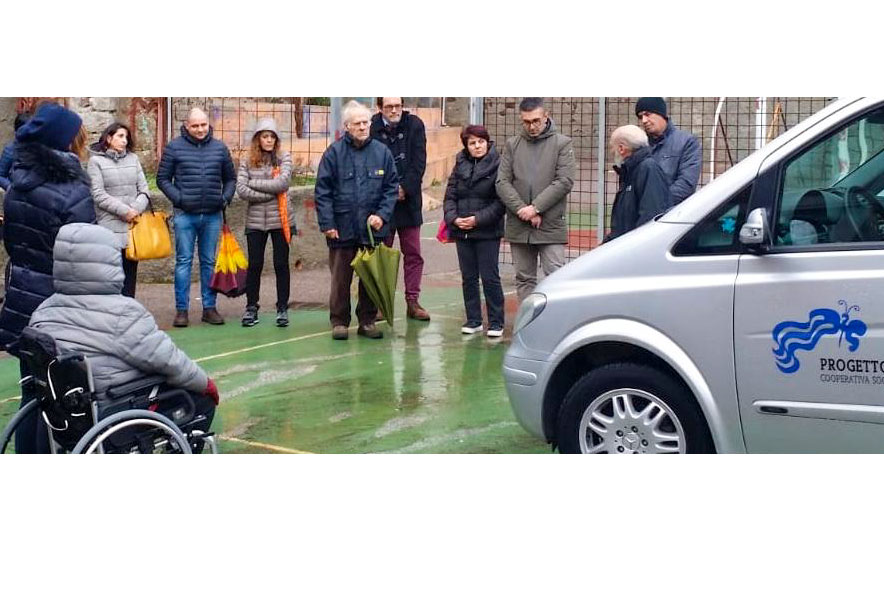 Nuoro. In Memoria di Franco Murgia la famiglia dona a Progetto Uomo un mezzo per il trasporto disabili