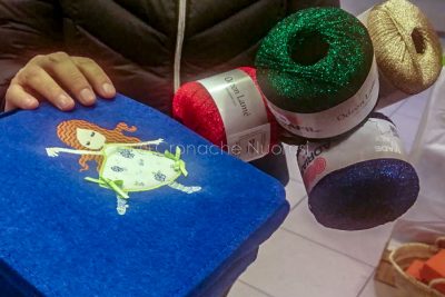 Ricami e filati di Antica Bottega Creativa (foto Cronache Nuoresi)