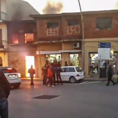 Casa in fiamme a Orosei