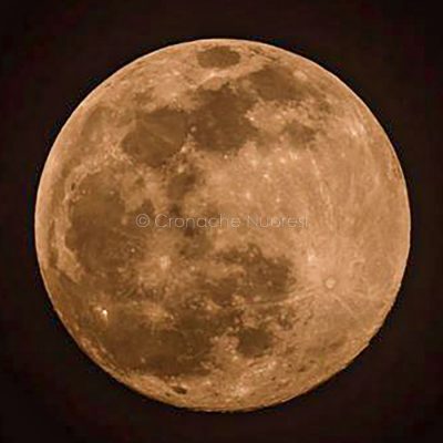 La prima Suoer Luna del 2020 (foto Elia Carai)